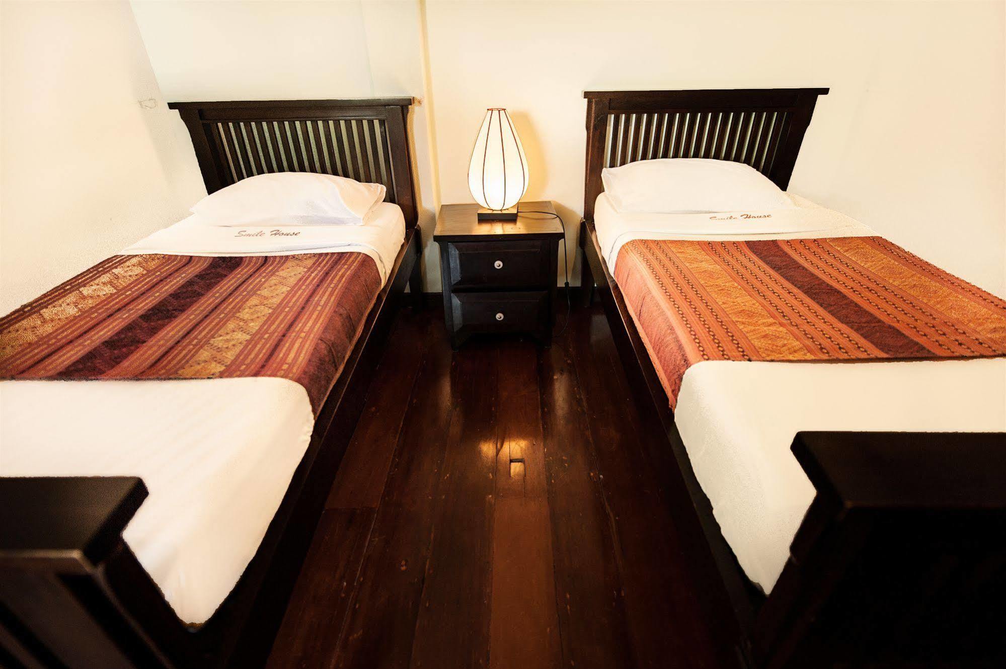 Smile House Boutique Hotel Chiang Mai Luaran gambar